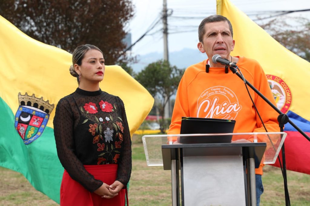 En acto protocolario el alcalde Leonardo Donoso entregó el Plan de Desarrollo al Concejo Municipal