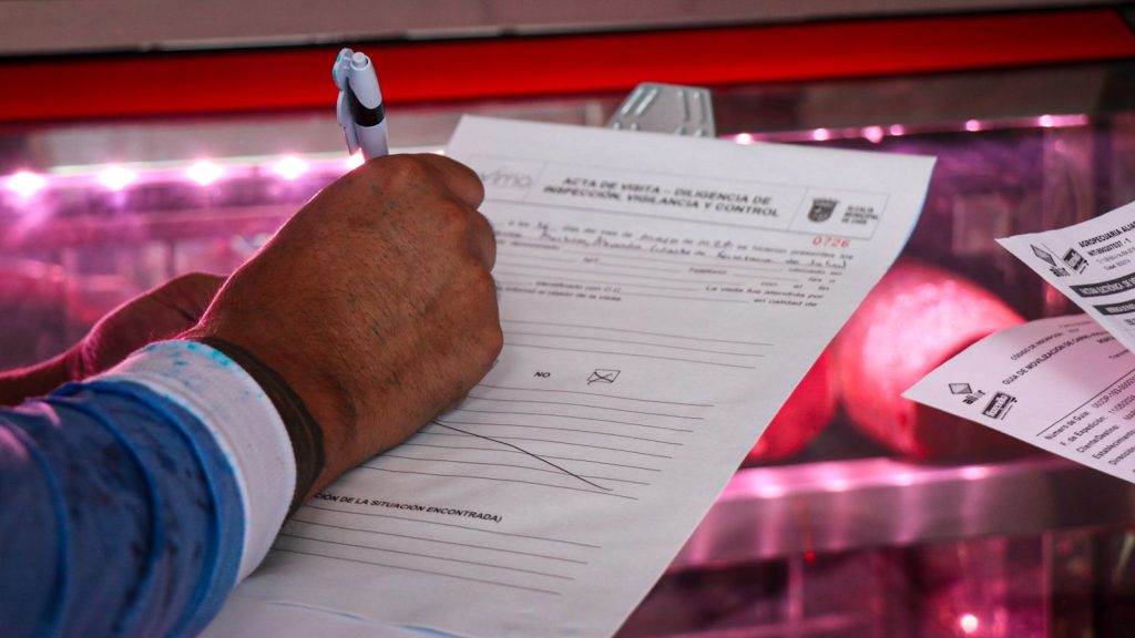 Secretaría de Salud detecta graves irregularidades en expendios de carne de Chía
