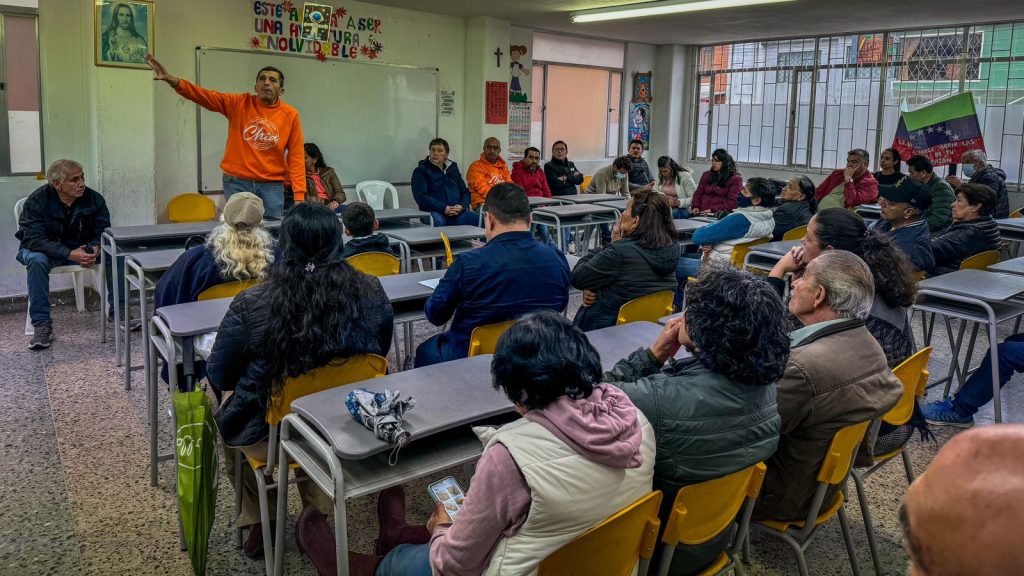Alcalde Donoso se reunió con la JAC del barrio Santa Lucía