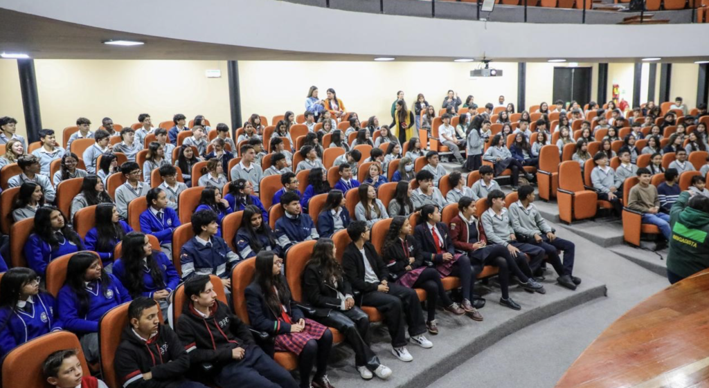 165 estudiantes en Chía se certifican como Gestores de Seguridad y Convivencia Escolar