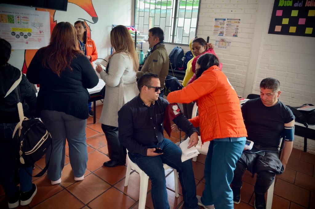 208 personas participaron en jornada de alimentación saludable en el colegio Santa María del Río