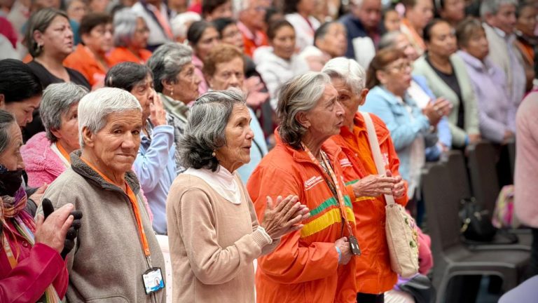 Chía celebra el Día de la Madre a nuestras mujeres adultas Mayores