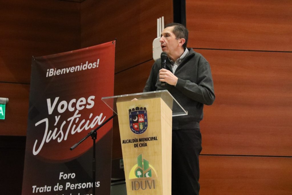 Chía lidera el debate contra la trata de personas con el foro Voces y Justicia