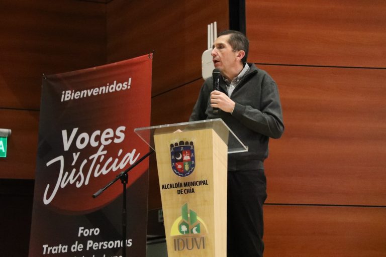 Chía lidera el debate contra la trata de personas con el foro Voces y Justicia