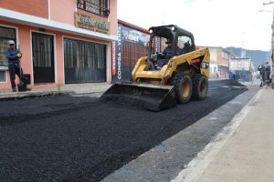 Avanza el mejoramiento de la malla vial en Chía, en mayo fueron más de 20 intervenciones realizadas
