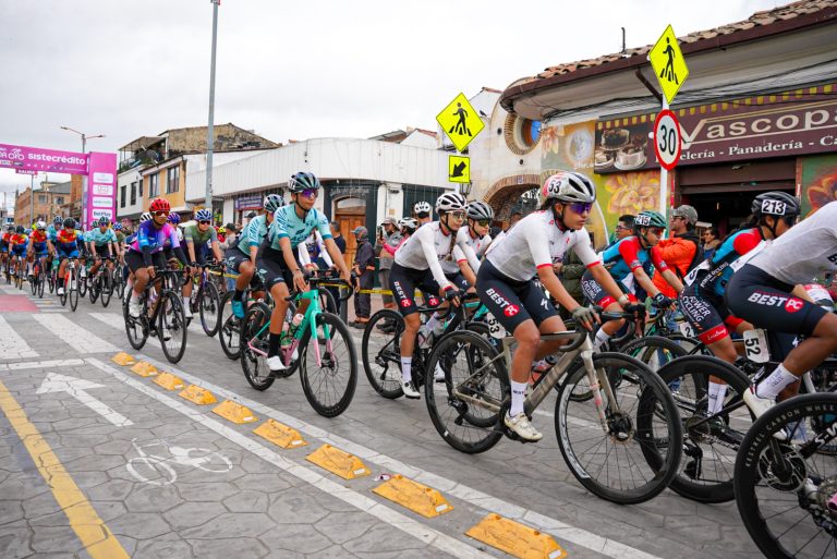 Arrancó en Chía la Vuelta a Colombia Femenina Sistecrédito 2026