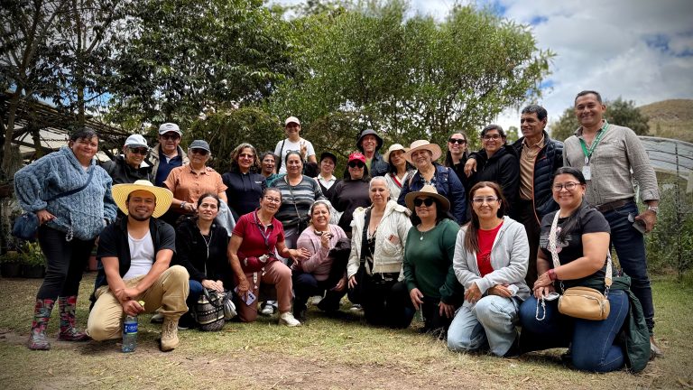 Integrantes del curso de Huertas Caseras fortalecen sus saberes en Cucunubá