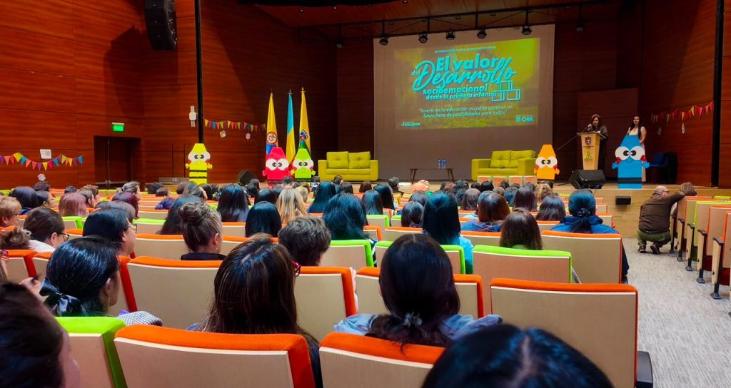 El desarrollo socioemocional de la primera infancia en el centro de la educación